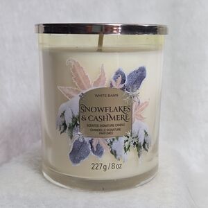 White Barn Snowflakes & Cashmere Single Wick 8oz Candle